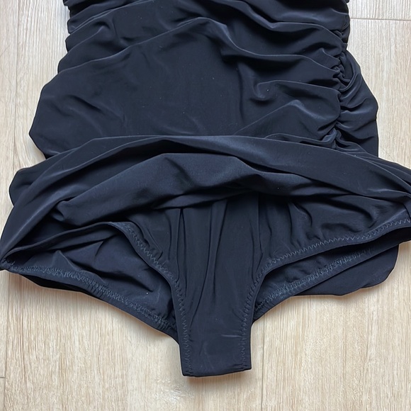 NORMA KAMALI BILL MIO Ruched Halter One-Piece Swimsuit, BLACK SIZE MEDIUM - Picture 7 of 12